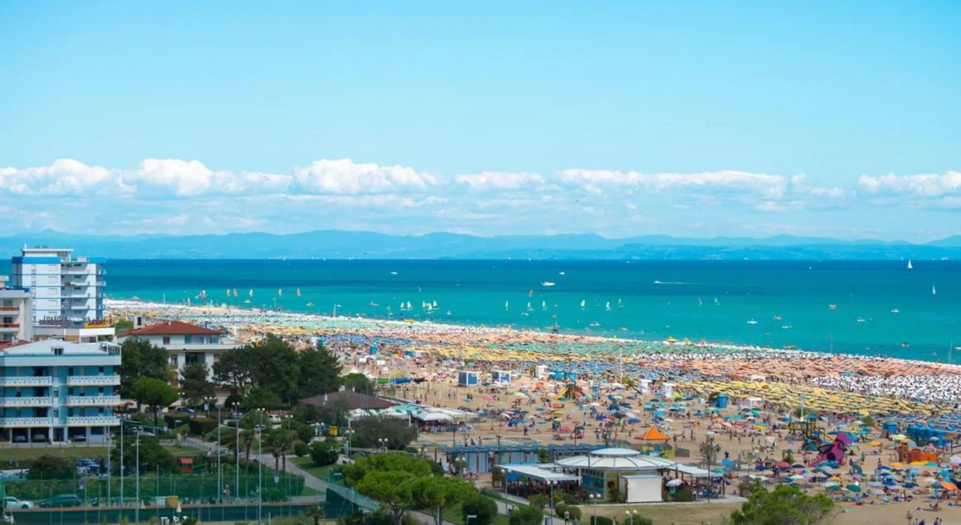 Comfortable Family Escape - Beahost Bibione Apartment